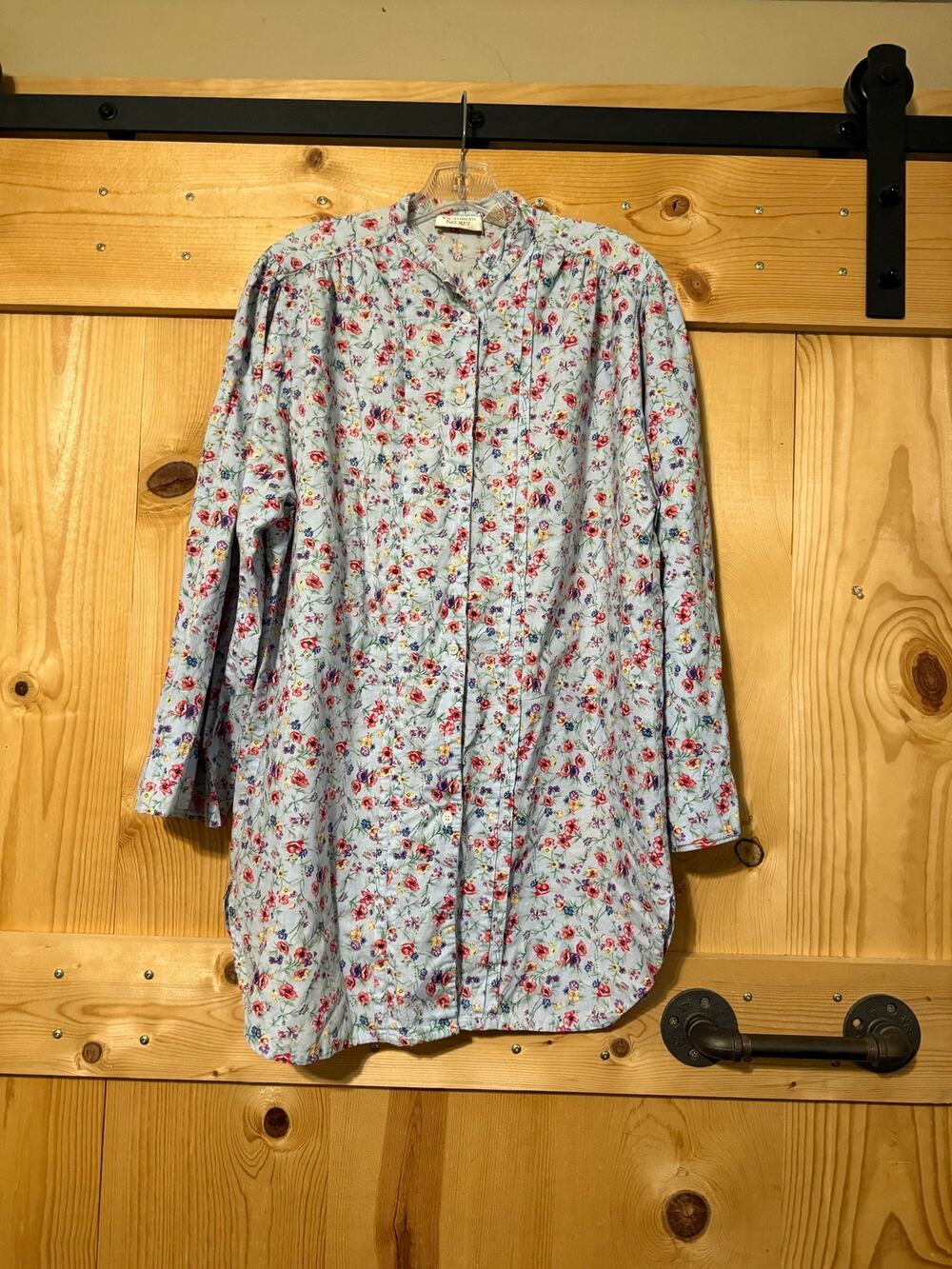 Vintage Victoria’s Secret Sleep Shirt Floral 100% Cotton Size M/L Button Down